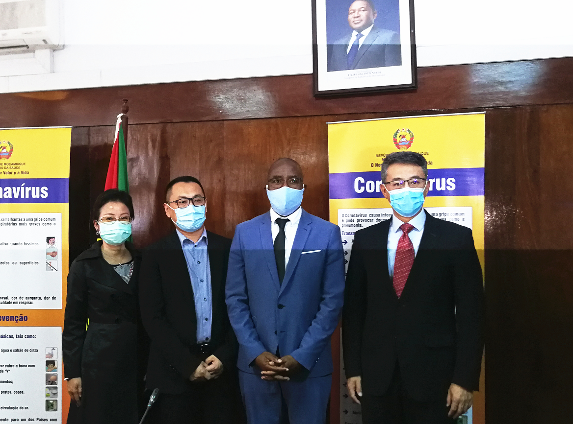 駐莫桑比克使館經(jīng)參處劉曉光參贊出席濟(jì)南域?yàn)t集團(tuán)、中國(guó)石油天然氣集團(tuán)援莫抗疫物資交接儀式